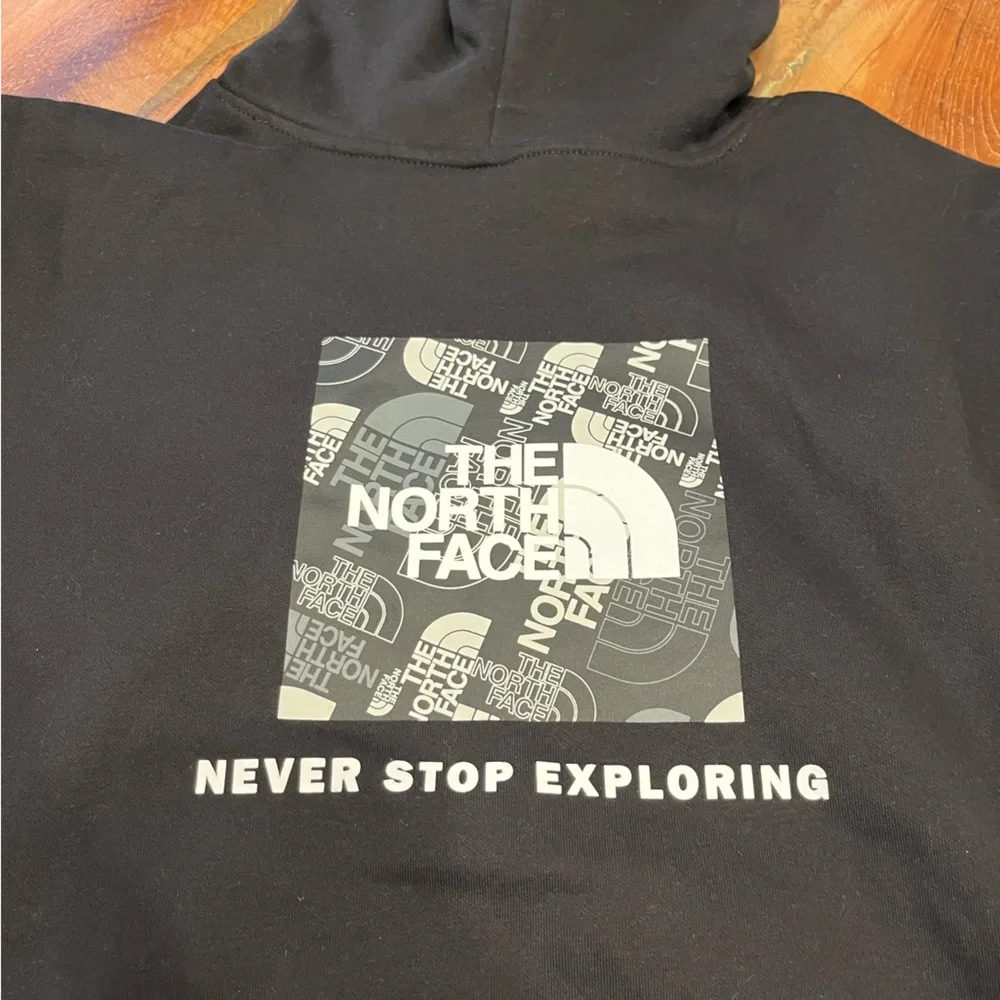 NWT North Face Men’s Hoodie